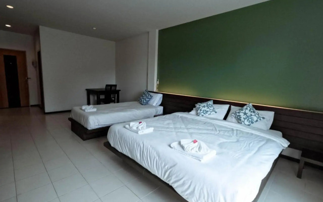 Le Ranong Bistro and Guesthouse