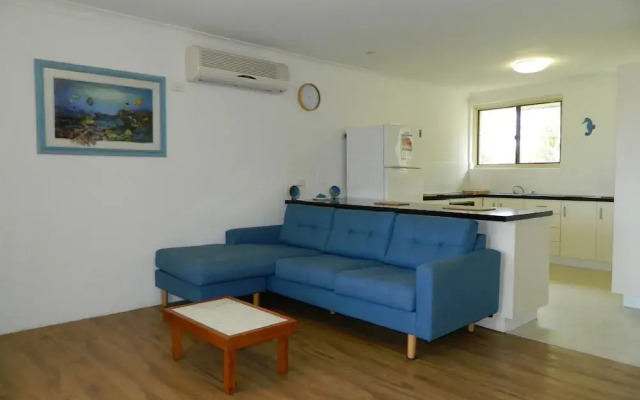 26 Wallis View - Opposite the Lake - 3 Bedroom Apartment