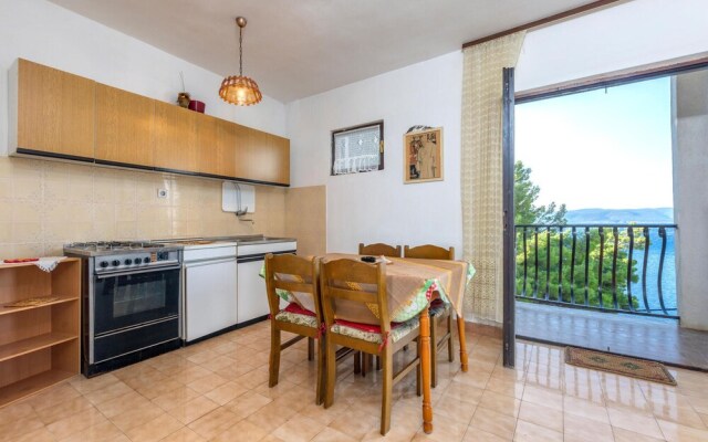 Stunning Apartment in Marusici With 2 Bedrooms and Wifi