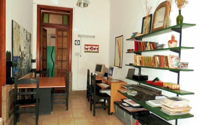 Llanura Hostel