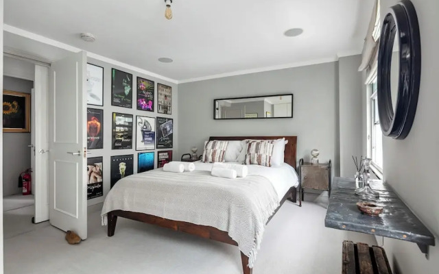 Urban Chic penthouse in Covent Garden