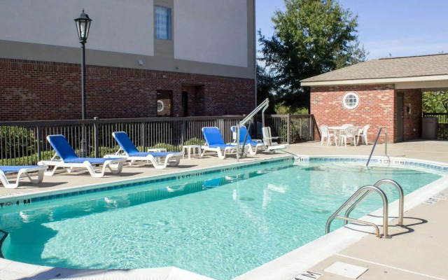 Sleep Inn & Suites Smithfield near I-95