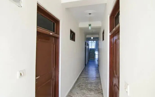 Fabhotel Baragarh Regency