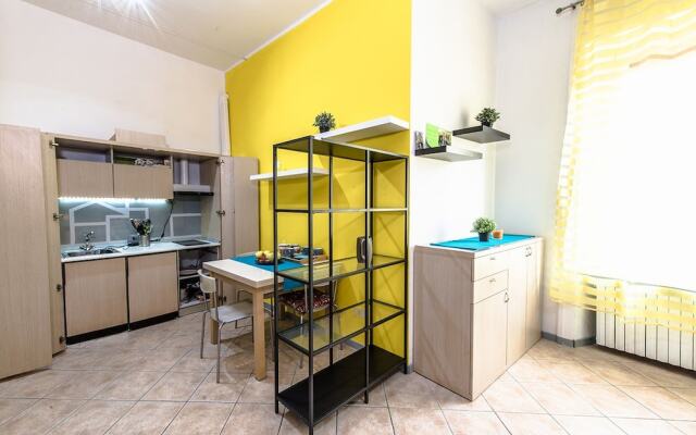 Yellow Vintage Studioflat