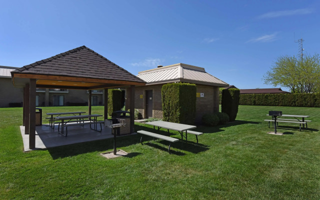 Best Western Plus Ahtanum Inn