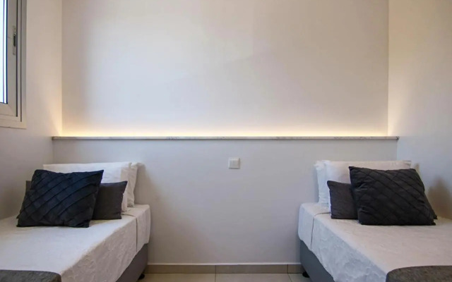 Phaedrus Living - Seaside Executive Flat Harbour 203