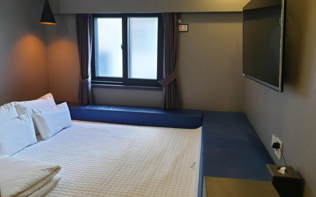 Hotel Gray