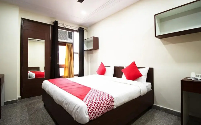 OYO 42732 Qlark Palace
