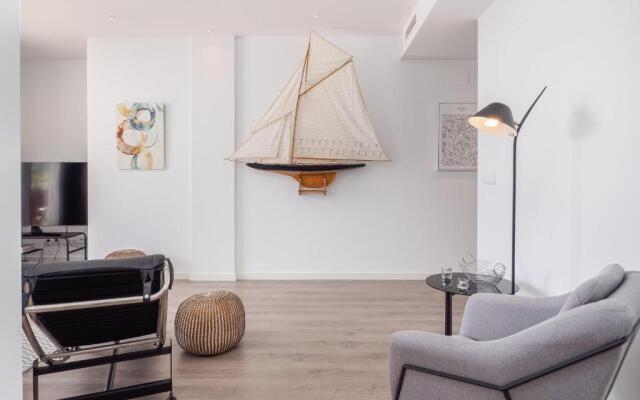 2313-Amazing new luxury apartment with three bedrooms