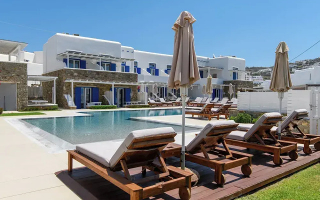 Phaedrus Living: Ornos Beach House Mykonos