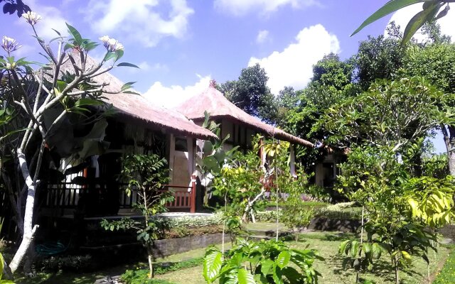 Astawa House