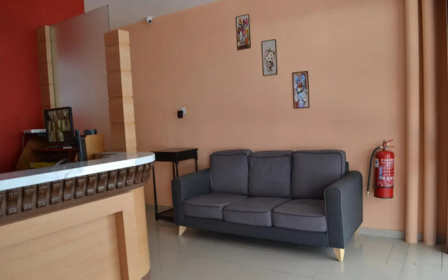 OYO 89691 Hotel Puteri Miqaila