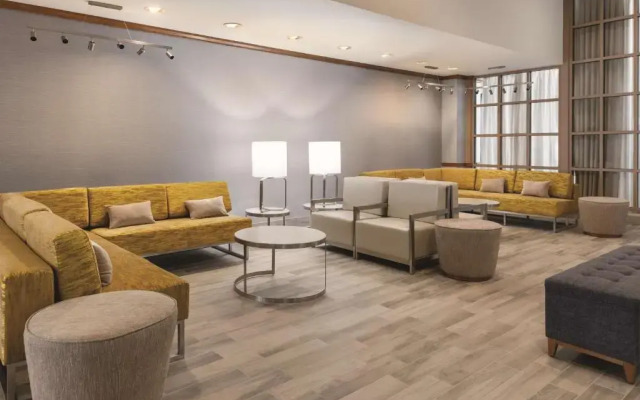 Clarion Hotel Milwaukee Airport