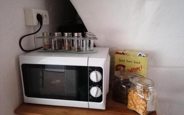 Chambre et pièce à vivre indépendantes