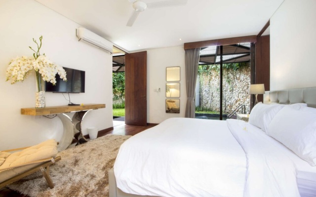 Luxury Villa in Bali near Beach, Bali Villa 2003 – Guest Rooms – Kerobokan Kelod
