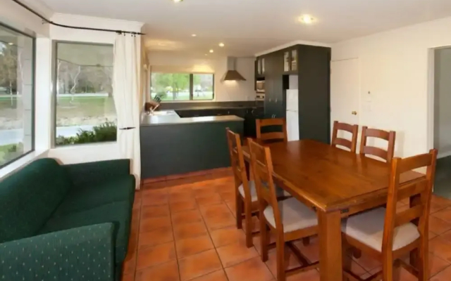 Hedditch Hideaway
