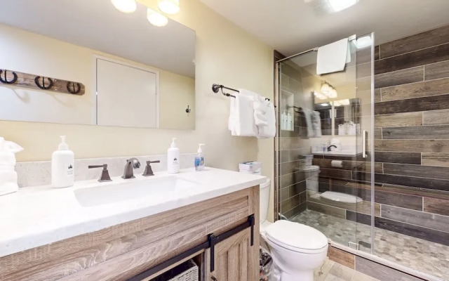 Bigwood #30 2 Bedroom Condo