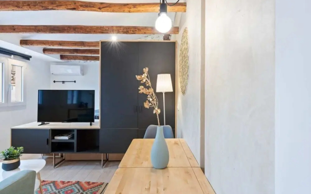 Charming Loft in La Latina, Close to City Centre