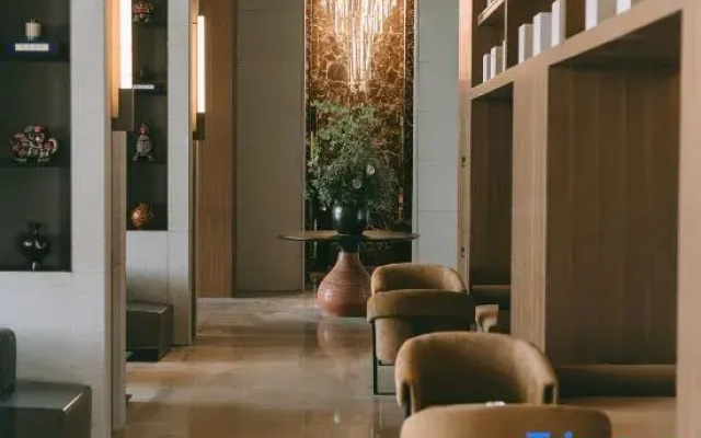 Lonyatt Hotel
