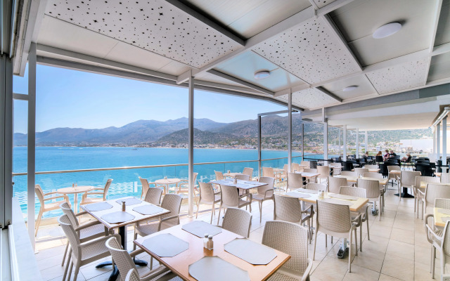 Horizon Beach Hotel