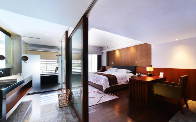 Baiyun Lakeside Hotel