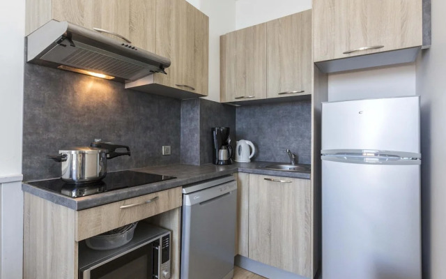 Chic Parkside Apartment