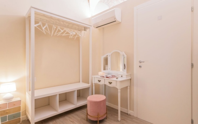 Romantic Escape City Centre With Jacuzzi & Parking by Rent all Como