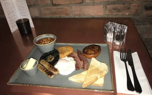 Lil's Bar and Bistro
