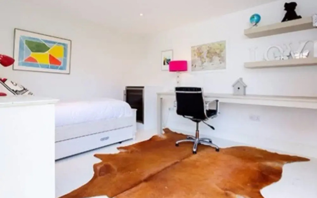 4 Bedroom Flat In Notting Hill