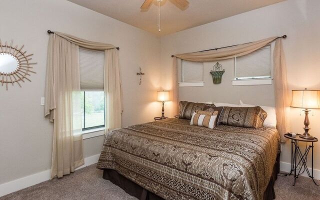 Far View Gasthaus 2 Bedroom Apts by RedAwning