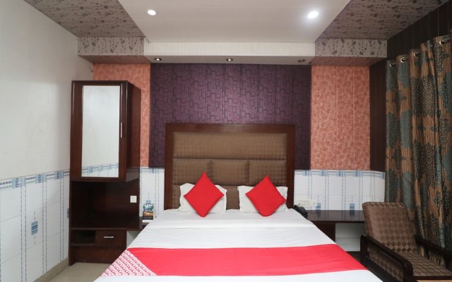 Collection O 28628 Hotel Himgiri Residency