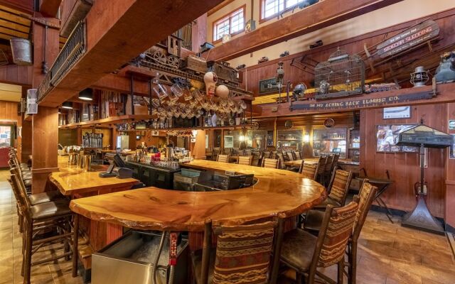 Woodstock Inn Station & Brewery