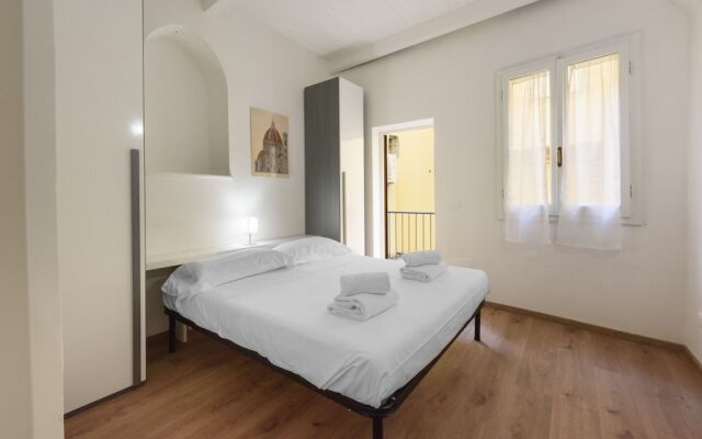 Uffizi 3 bedrooms by Mmega