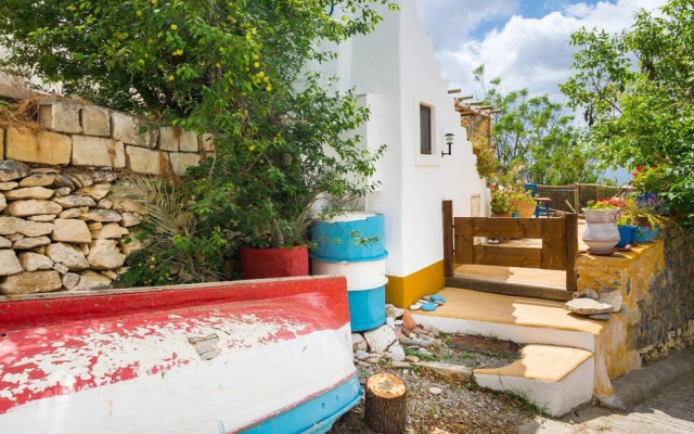 The Architect's Village House - Roof Terrace - AC - Wifi - SAT TV