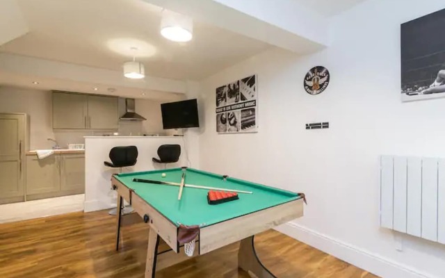 Hidden Hot Tub Retreat Apartment in Nottingham