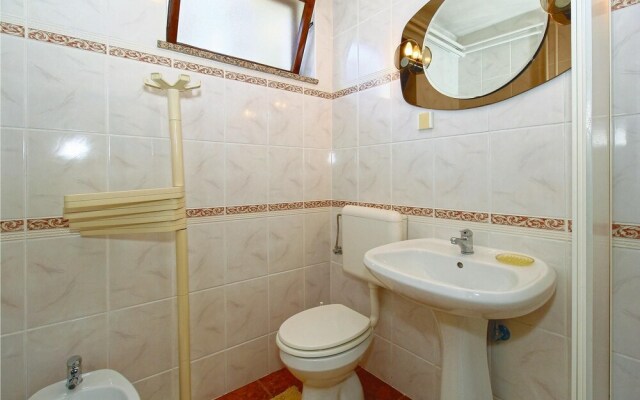 Amazing Apartment in Porec With 2 Bedrooms