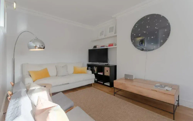2 Bedroom Apartment Near Ladbroke Grove