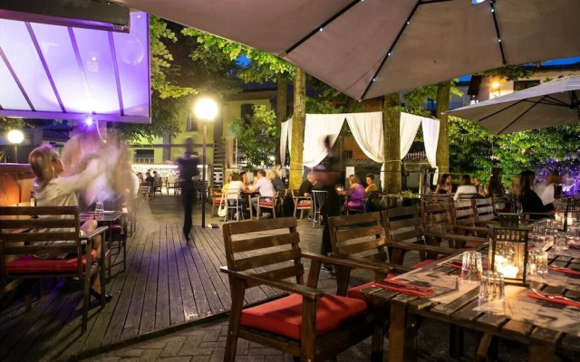 Hotel Milano Pool & Garden