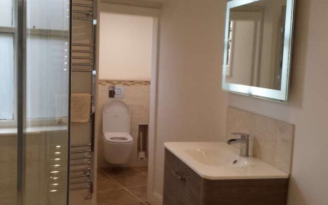 Bath Holiday Suites