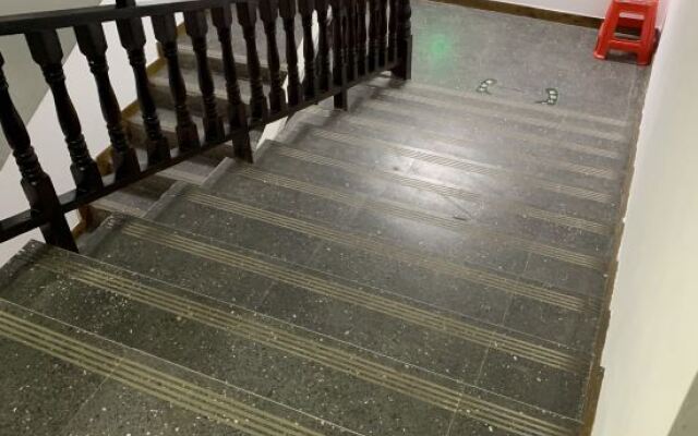 Qianhu Mingyue Hotel