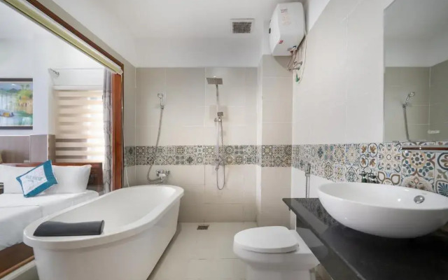 Nice House Hotel - Near My Khe Beach