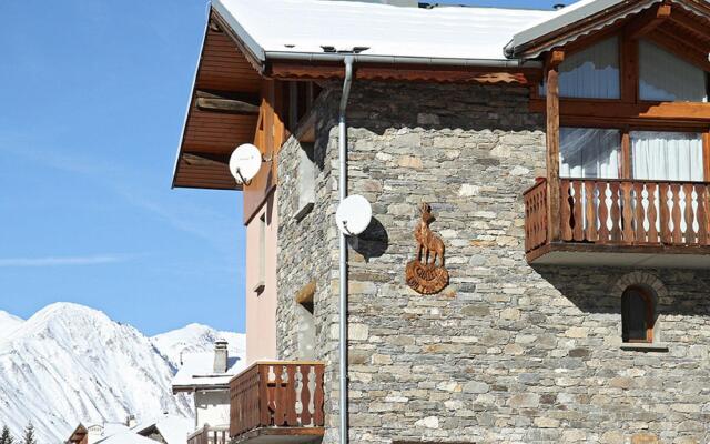 Luxury chalet apartment with fireplace in les Trois Vallées