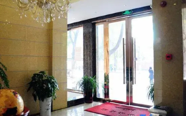 Violet Holiday Hotel (Yueyang Pedestrian Street Branch)