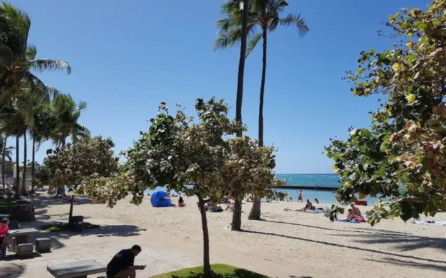 Renovated one bedroom 2 min to the beach