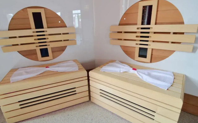 Lush Apartment with Sauna, Hot Tub, Mountain Views in Ensival