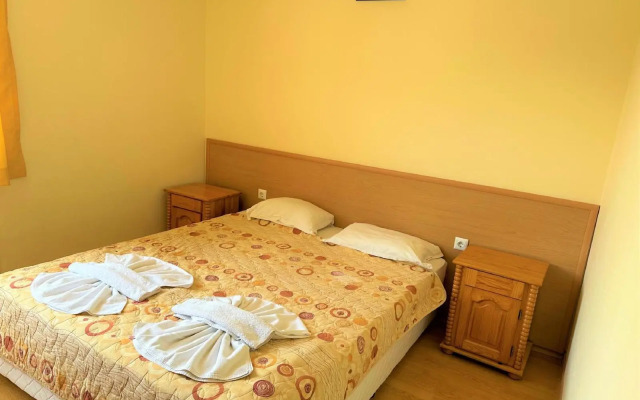 Apartments Bravo 1-Vichevi