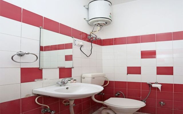 OYO 12784 Hotel Roomers