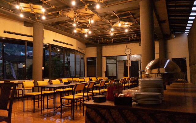 Saung Balibu Hotel