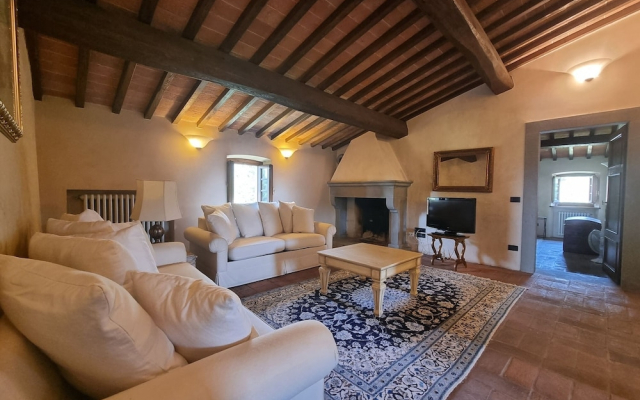 Exquisite Villa in Lamporecchio With Private Pool