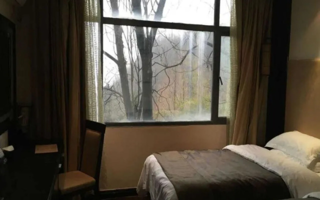 Wudangshan Dayue Hotel